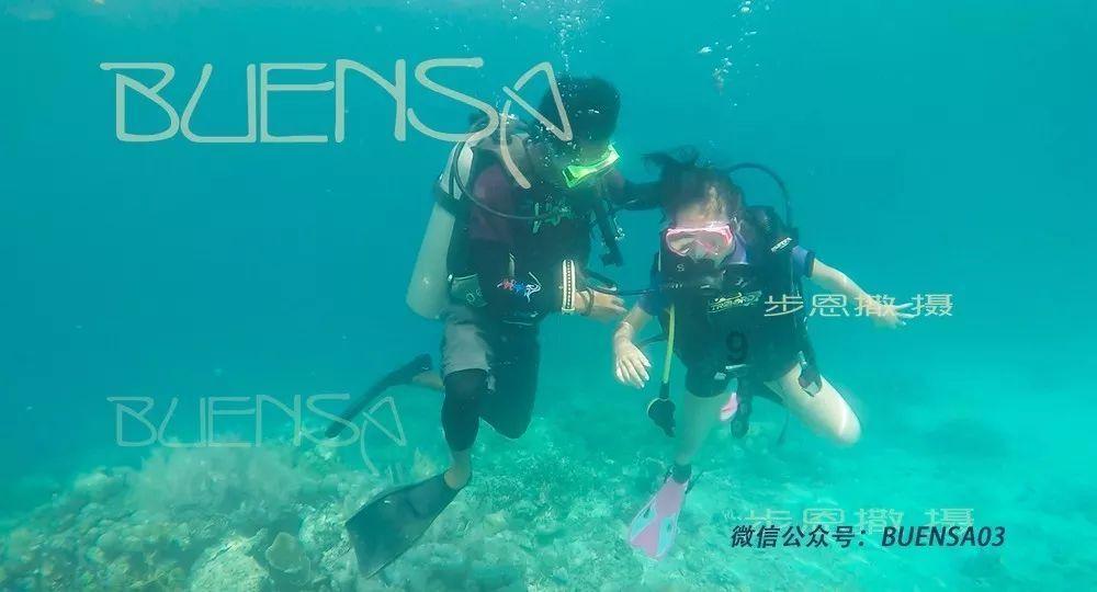 哈哈哈哈!哼指导贴面怒喷裁判吃T 裁判回过头摸了把脸
